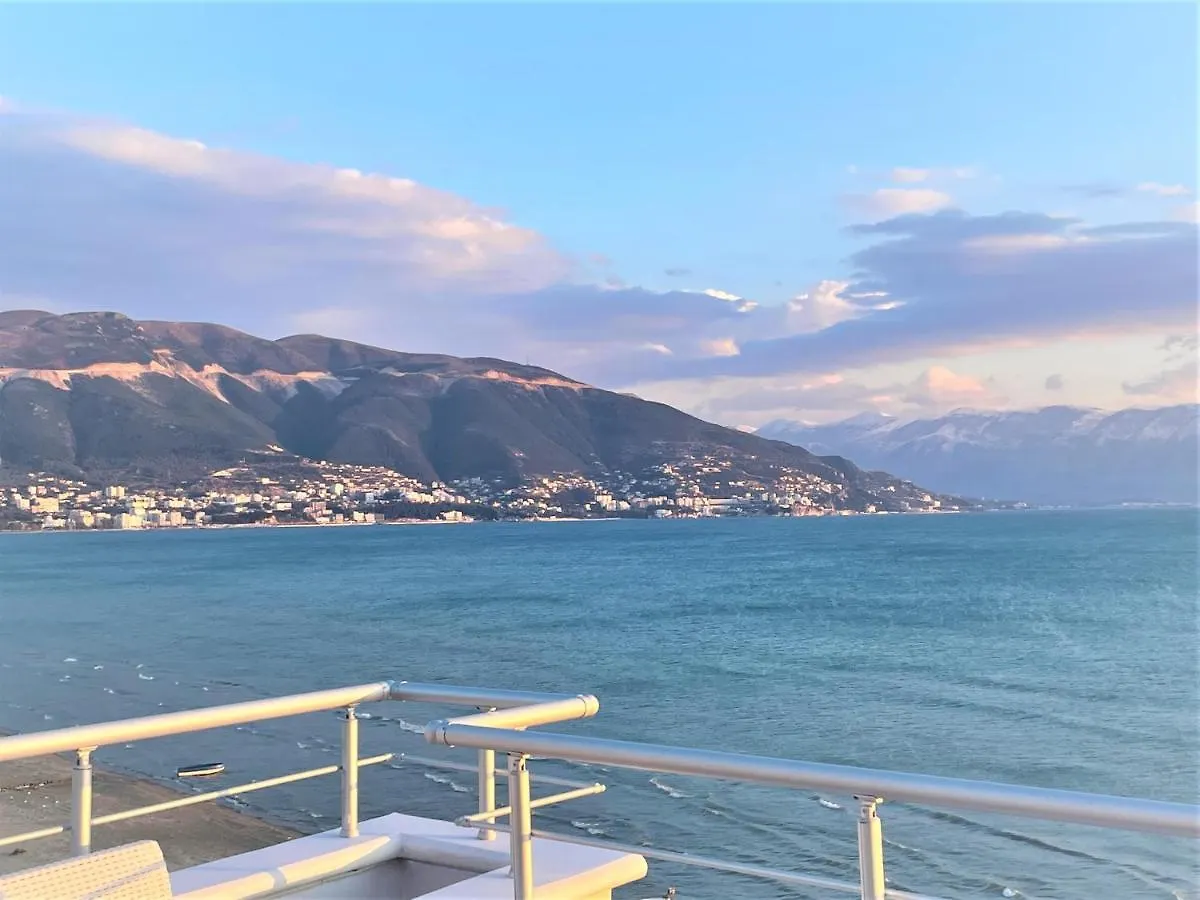 Sky & Sea Viewing Apartment Vlorë 0*,