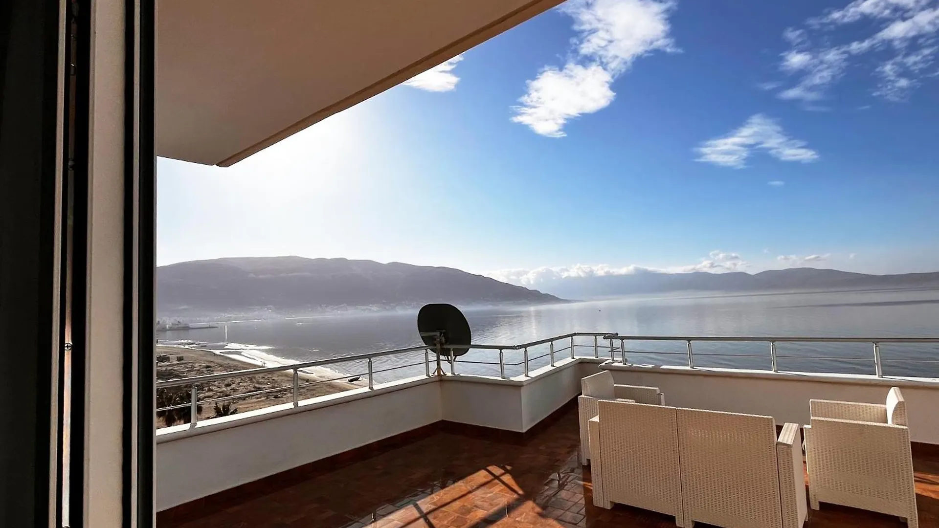 Sky & Sea Viewing Apartment Vlorë