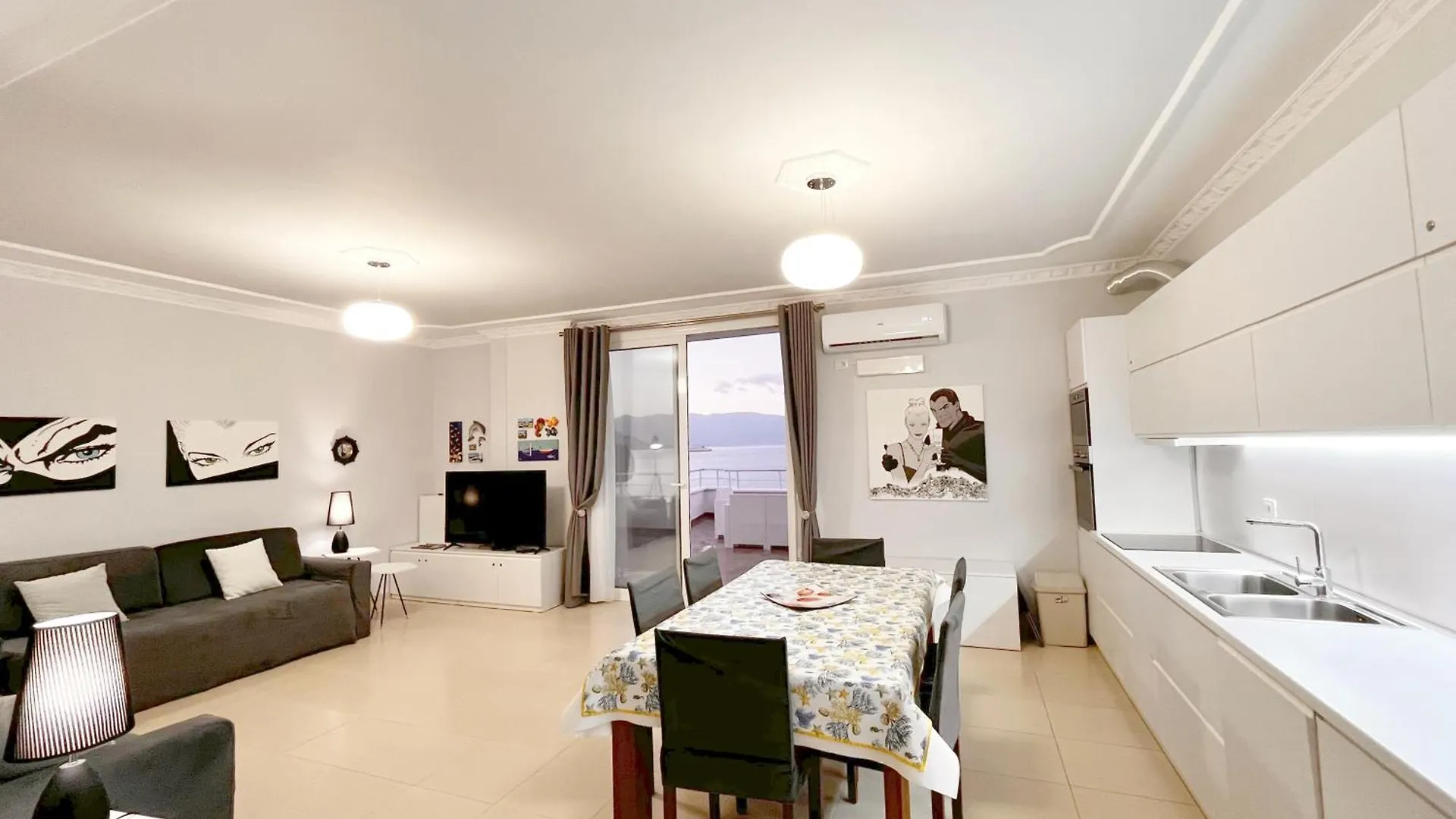 Sky & Sea Viewing Apartment Vlorë